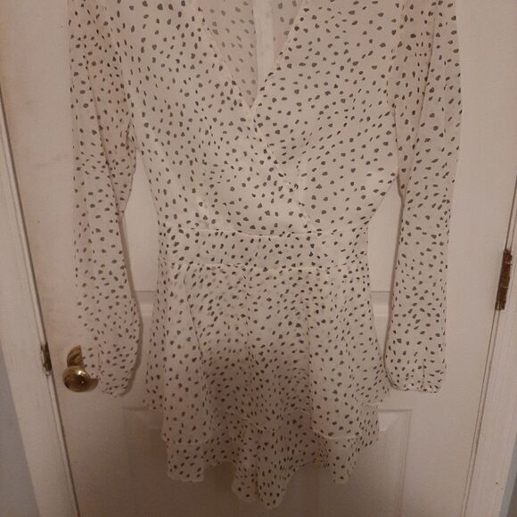 Tops - NWOT Ladies Size Small Beautiful Blouse 👚